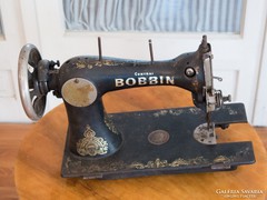 Central Bobbin márkájú​ antik varrógép