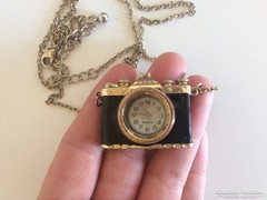Gyönyörű vintage nyaklánc óra fényképezőgép