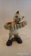 Harmonikás cica porcelán szobor