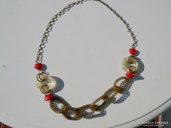 Striking bijou necklace