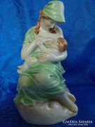 Herendi porcelán anya gyermekével figura