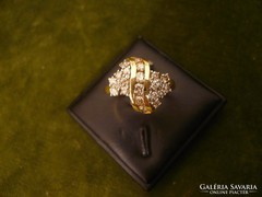 Brilles modern arany gyűrű