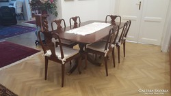 Antik hatású étkező asztal és székek