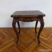 Intarziás barokk kisasztal