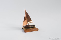 Balatoni emlék réz vitorlás hajó bronz és fa