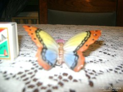 K P kispesti, kézi festésű pillangó