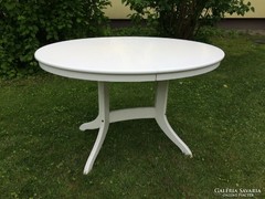 Fehér ovális asztal bővíthető étkezőasztal vendéglappal