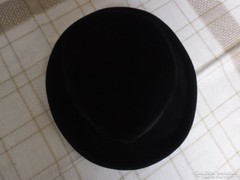 Elegáns fekete  Párizsi kalap