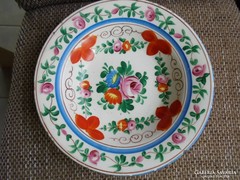 Hollóházi porcelán rózsás festett fali tányér 