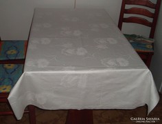 Fehér damaszt avatatlan asztalterítő,384/140 cm