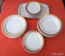 Alföldi aranyszegélyes porcelán tányér és sütis készlet