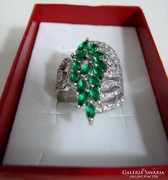 925 ezüst gyűrű, fénylő , búzaszem alakú zöld cirkoniák l