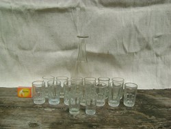 Régi kocsmai üveg és hitelesített poharak