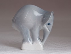 0M861 Régi kis méretű Zsolnay porcelán elefánt