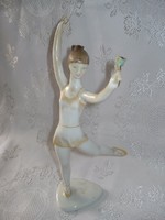 Hollóházi porcelán tornász lány figura