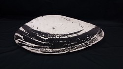 Gorka Lívia: Nagy kavics alakú tál