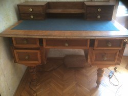 Nagyméretű Ónémet 5 fiókos íróasztal LEÁRAZVA