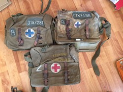 3 darab régi háborús sorszámozott elsősegély táska katonai (egyben)