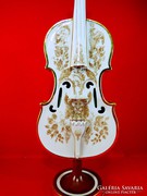 Szász Endre hegedű porcelánből