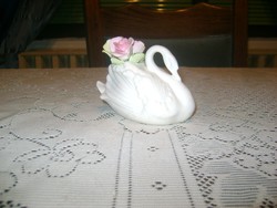 Régi, jelzett porcelán hattyú figura rózsákkal - COALPORT