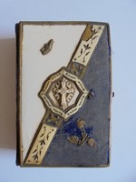 1904-es csont berakásos csatos imakönyv, orgonahangok