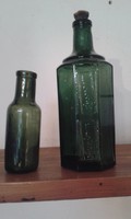 Egy századeleji lisoformos üveg eredeti dugóval furcsa alaku jelzett régi üveg.