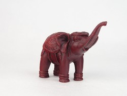 0O056 Vörös szerencsehozó elefánt dísztárgy