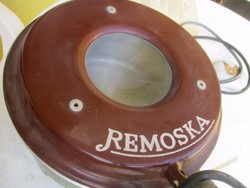 Remoska  kedvelt elektromos  sütő-főző készülék  a 60.-as -70.-es évekből