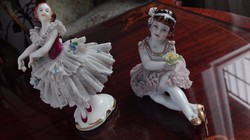 2db 100 éves porcelán balerina Volkstedt és Nápoly