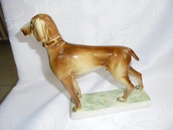 Zsolnay porcelán vizsla kutya figura