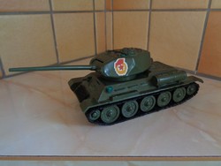 RETRO SZOVJET FÉM TANK  T-34