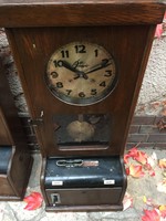 Nagyméretű régi fa blokkoló óra