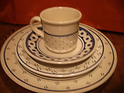 Angol Biltons pöttyösök, kék és piros csésze, kék pöttyös tányérok .5 db.