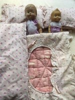 Antik baba ágynemű 2 kis gumi babával