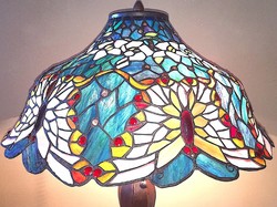 75 cm magas, 50 cm búraátmérőjű, Tiffany asztali lámpa