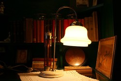 Egyedi stílusú működőképes asztali lámpa az 1970-es évekből