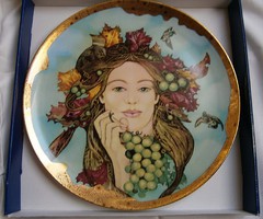 Faragó Miklós hollóházi porcelán fali tányér, 24 karátos aranyozással -  Ősz