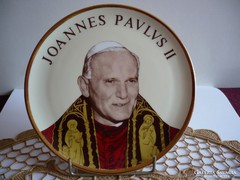 Hollóházi megszentelt disztányér II. János Pál pápa képével