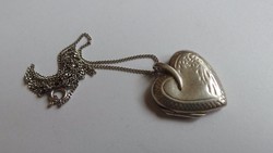 Ezüst Antik szív fényképtartó medál ajándék lánccal 4,81 gramm