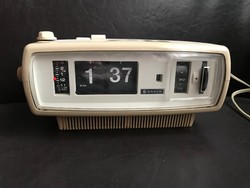 Vintage SANYO rádió/ébresztőóra, amerikai dugaszos