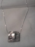 Izraeli ezüst nyaklánc és medál gránáttal (Didae)