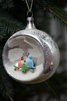 Régi CCCP üveg karácsonyfa dísz  hatalmas gömbben műanyag madárkák