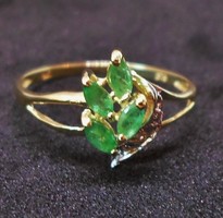 Gyönyörű smaragd ,gyémánt aranygyűrű