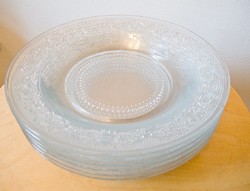 Üveg leveses tányérok