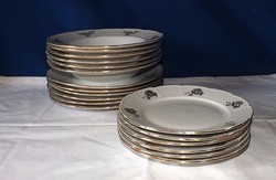 Thun tányér készlet  vitrin állapot  18 db-os