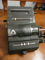 Antik működő BRUNSVIGA számológép eladó az 1920-as évekből Magy.Kir.Posta