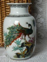Régi Japán porcelán váza, kézzel festett, páva