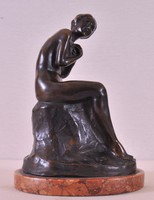 Nesnera Ida (1884-1945): Fiatal női akt, bronz