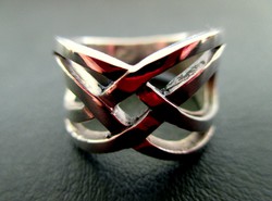Fonott mintájú ezüst gyűrű