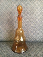 Metszett és gravírozott, szakított üveg butélia, eredeti dugójával